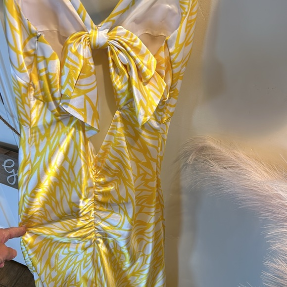 Beautiful yellow and white great Gatsby prom dress. - Picture 10 of 12